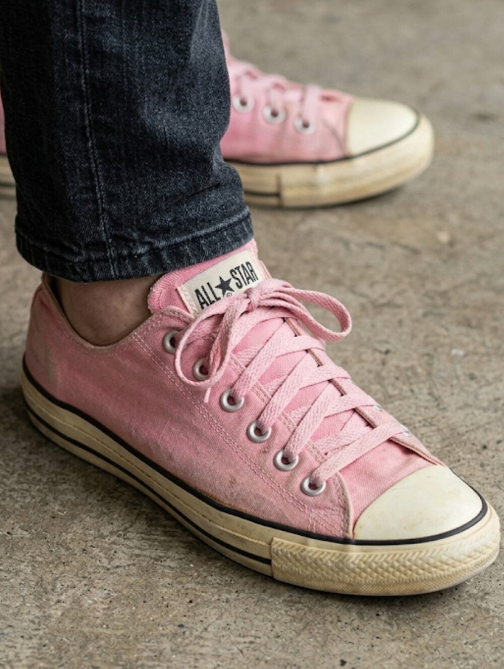 Converse Chuck Taylor All Star Low Top Pink Canvas Sneakers - Unisex